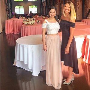 Beautiful 2 piece gown perfect for weddings or prom!